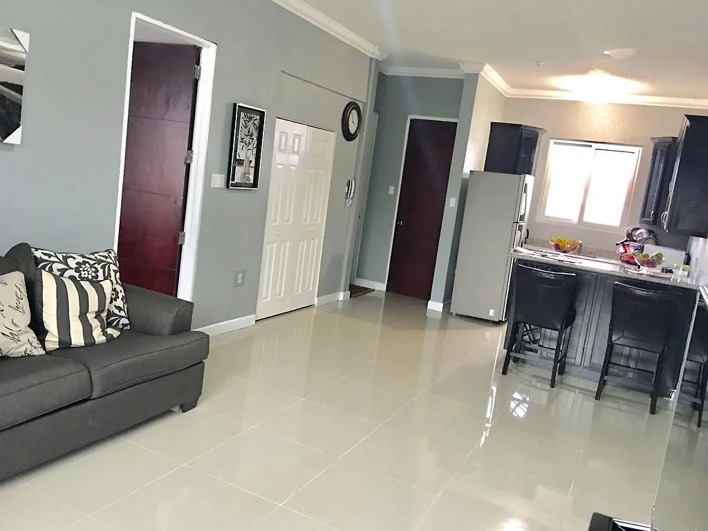 Barri Vacation Home Kingston