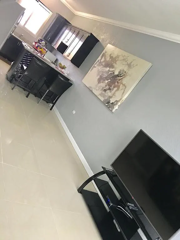 Barri Vacation Home Kingston Apartment