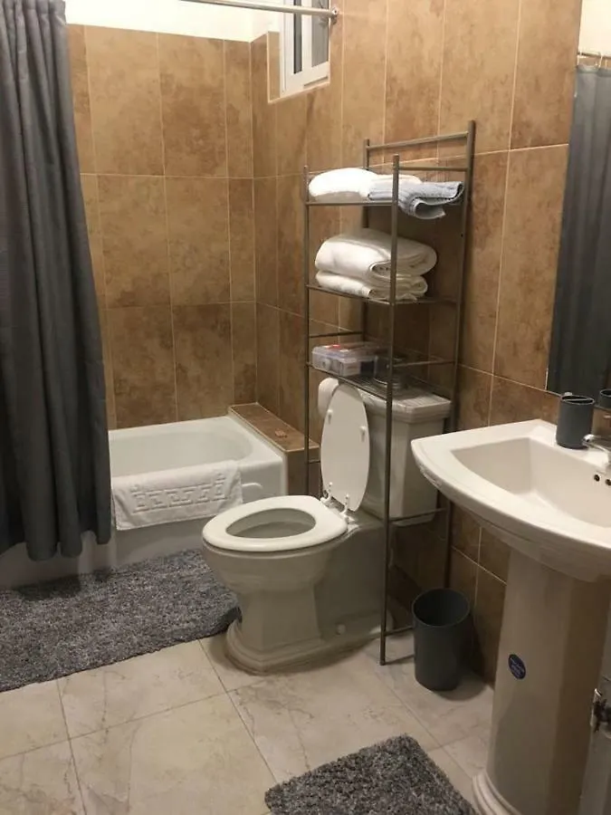 Barri Vacation Home Kingston Apartment