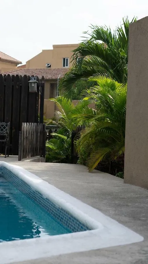 Barri Vacation Home Kingston